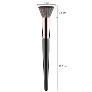 Detail view of the soft sickle contour brush head with 3cm width and 2.5cm bristle height