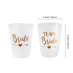 Dettaglio delle dimensioni dei bicchieri da festa Bride Tribe in plastica traslucida