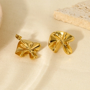 Irregular hammered gold 18k plated stainless steel stud earrings for women with wavy design