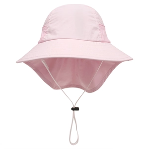 Detailansicht eines rosa Sonnenhuts mit atmungsaktivem Netz und Nackenschutz für Kinder