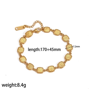 Detail of hammered square links golden steel bracelet with length 170+45mm and weight 8.4g
