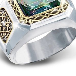 Two-tone ring with green square-cut zircon and Celtic knot engraving in vintage style
