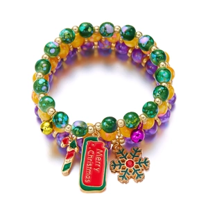 Detailreiches Weihnachts-Armband-Set mit bunten Perlen, Schneeflocken und Glocken