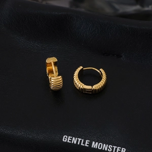 Orecchini a cerchio classici in acciaio inossidabile placcato oro 18K con design a spirale