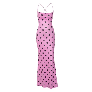 Détail de la robe rose à pois montrant le dos nu et les fines bretelles