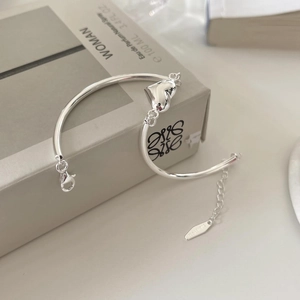 S925 sterling silver heart bracelet with lobster clasp on minimalist gift box
