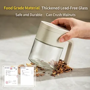Thickened food-grade lead-free glass seasoning jar with handle showing impact resistance