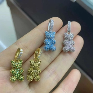 Pendenti a forma di orsetto con zirconi colorati in verde, giallo, blu e rosa