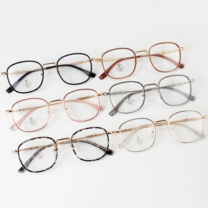 Set di sei occhiali rotondi leggeri in TR90 anti-luce blu in vari colori alla moda