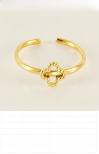Detail of 18K gold plated clover ring with adjustable band and lead-free nickel-free info
