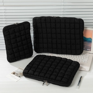 Custodia imbottita nera per laptop e tablet da 11 a 15 pollici in set da tre