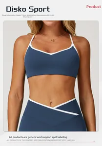 Detail von marineblauem Yoga-BH mit kontrastierendem weißen Saum und dünnen Trägern