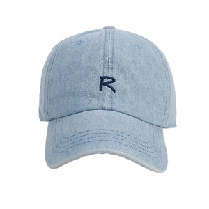 Fashionable light blue denim baseball cap with navy R letter embroidery for men and women