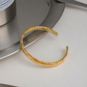 Minimalist 18K gold plated stainless steel C-shaped braided open cuff bracelet for women