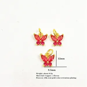 Pendentifs papillon élégants en laiton plaqué or 18k avec zircons rouges brillants