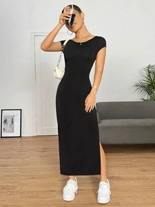 Elegant black knit sleeveless midi dress with backless design and high side slit