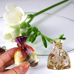 Lucky money bag resin mold pendants with gold foil and colorful glitter flakes