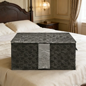 Quilt storage bag with black leaf pattern and transparent window for home organization
