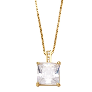 Collier minimaliste en or avec un grand pendentif en zircon carré et chaîne vénitienne