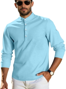 Dettaglio ravvicinato del tessuto a nido d'ape azzurro e dello scollo Henley a bottoni