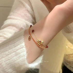 Bracelet double couche plaqué or 18k avec perles rouges, pendentif Pixiu et pièce
