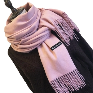 Écharpe en cachemire rose pour femme avec franges pour un châle doux d'automne hiver