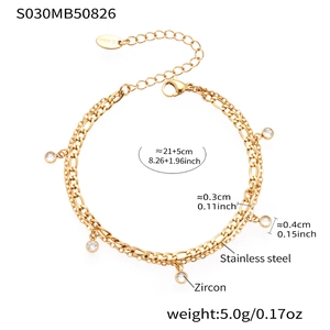 Detailansicht der goldenen zweilagigen Fußkette mit Zirkonia und Maßen 21+5cm