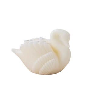 Elegant white swan scented candle for romantic home decor and wedding gift decoration