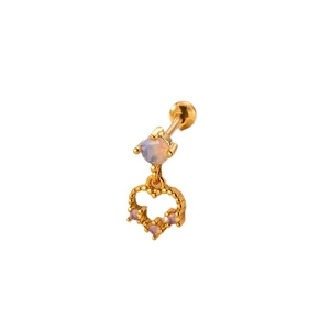 Boucle d'oreille cœur doré avec opale et pierres violettes sur fond blanc