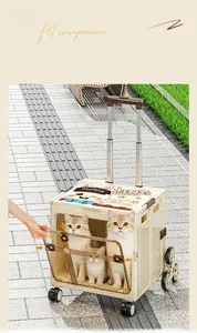 Détail de l'ouverture avant transparente avec verrou sur un trolley beige pour chats
