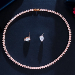 Rose gold bridal jewelry set with pear-cut zircon necklace and matching earrings