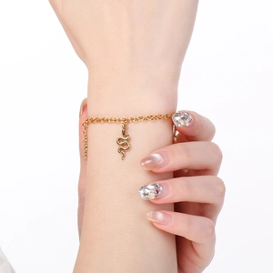Bracelet serpent chic en acier inoxydable doré pour femme avec chaîne à maillons minimaliste