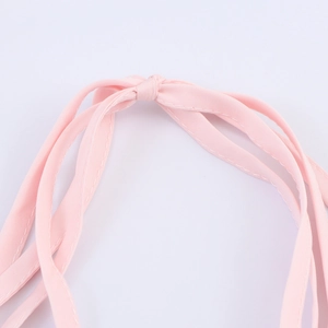 Robe en mesh rose dos nu à licou avec fleurs perlées et bretelles délicates