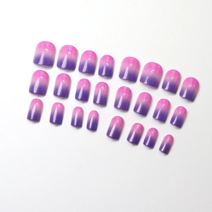 Lot de 24 faux ongles courts carrés dégradés rose et violet avec finition brillante
