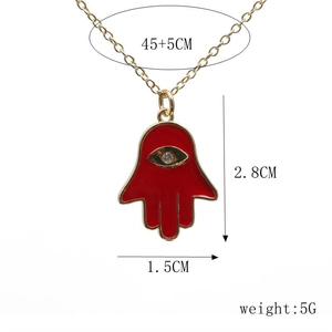 Detailed size chart showing red Hamsa hand necklace dimensions 2.8x1.5cm and 45cm length