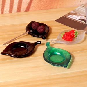 Détails de coupelles en verre en forme de feuille pour desserts, coloris vert et noir