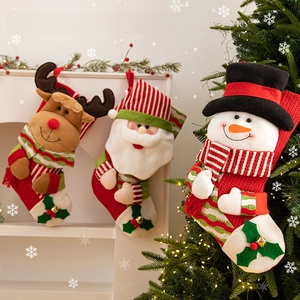 Grandes Chaussettes De Noël En Peluche Tricotées Décorations Suspendues Avec Père Noël Bonhomme De Neige Renne