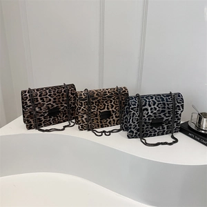 Leopard Print Crossbody Bag Women PU Leather Flap Small Square Shoulder Bag With Metal Chain Strap Retro Fashion