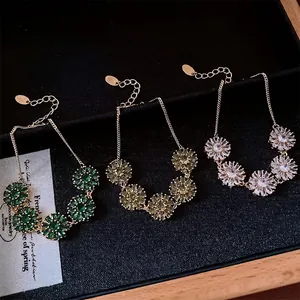 Bracelet Fleur En Cuivre Plaqué Or 18K Pour Femmes Élégant Marquise Zircon Cinq Fleurs Bijoux Réglables