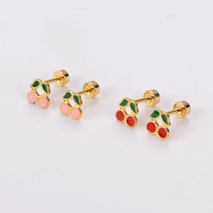Boucles d'oreilles cerises dorées avec émail rose et rouge et fermoir à vis sécurisé