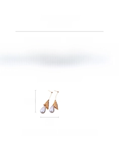 Detailed view of 18k gold plated mesh triangle earrings with faux pearl teardrop charms