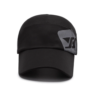 Cappellino da baseball nero traspirante in mesh da uomo con protezione solare e logo lato