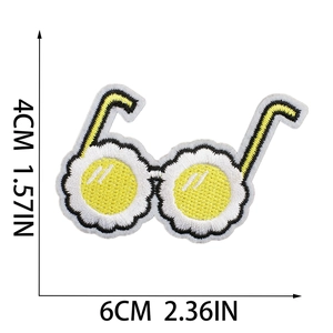 Detail view of daisy sunglasses embroidery patch with precise dimension measurements