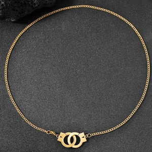 Collana con ciondolo a manette in acciaio inossidabile dorato per uomo e donna