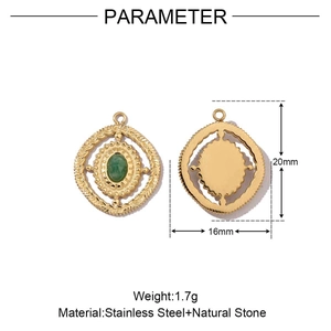 Detailed parameter view showing 20mm gold heart pendant with green stone and measurements