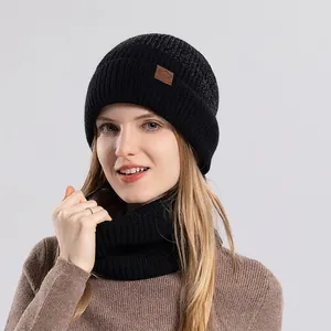 Ensemble bonnet en tricot et tour de cou d'hiver avec doublure polaire chaude et douce