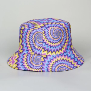 Gros plan sur le motif psychédélique coloré d'un chapeau de soleil léger pour hommes