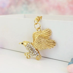 Goldener Adler Schlüsselanhänger mit glitzernden Strasssteinen und Karabinerhaken