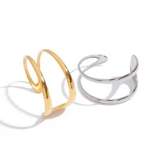 Minimalistische offene Doppelarmreifen in Gold und Silber mit Hochglanzoberfläche