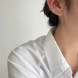 Minimalist S925 sterling silver ear cuff featuring a square zircon stone for women
